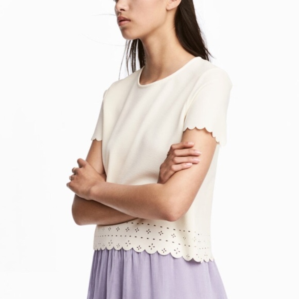 3/$15 Mint green scalloped crop top